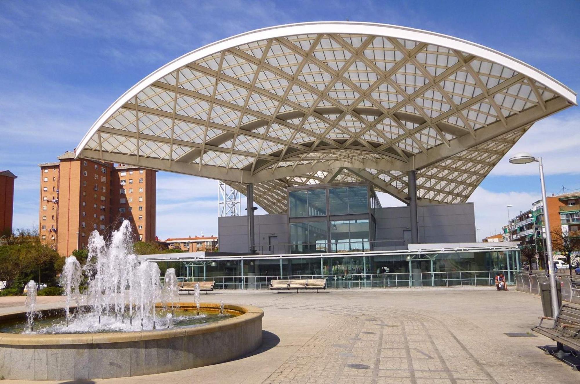 Piso amplio y a estrenar a 1 parada de Atocha Madrid Exterior foto